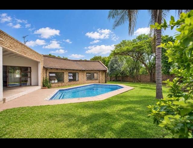 4 BEDROOM HOUSE FOR SALE IN FOURWAYS GARDENS
